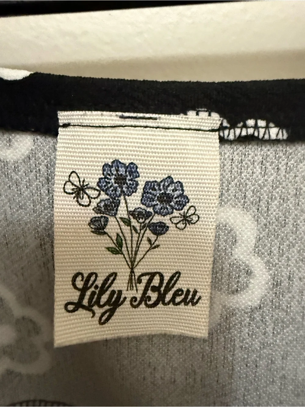 Lily Bleu lily bleu